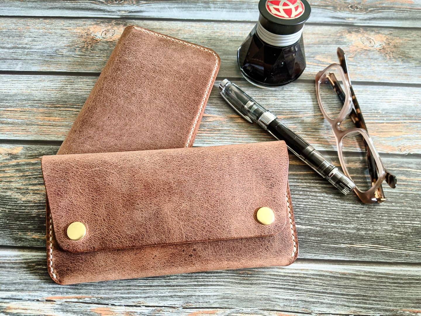 Vintage Trucker Style Wallet – JHM Wood and Leather Crafts