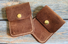 Load image into Gallery viewer, Vintage Vertical Snap Wallet