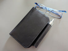 Load image into Gallery viewer, Black Horween Dublin Deluxe Leather Field Notes Cover