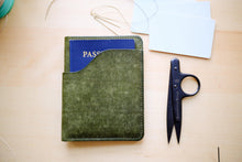 Load image into Gallery viewer, Olive Badalassi Carlo Pueblo Travel Wallet #101