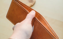 Load image into Gallery viewer, Metta Catherina Natural Horse Strip Leather Bifold Wallet #102