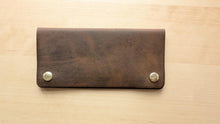 Load image into Gallery viewer, Crazyhorse Moto/Trucker Style Wallet