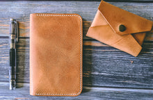 Load image into Gallery viewer, Natural Italian Leather Envelope Card Wallet
