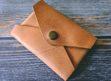 Load image into Gallery viewer, Natural Italian Leather Envelope Card Wallet

