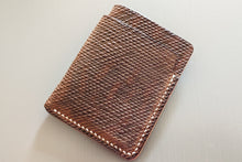 Load image into Gallery viewer, Brown Metta Catharina Textured Horse Strip 3 Pocket Wallet
