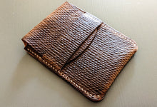 Load image into Gallery viewer, Brown Metta Catharina Horse Leather Flap Wallet
