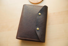 Load image into Gallery viewer, Metta Catharina Brown Shell Cordovan A5 notebook Cover
