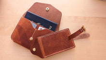 Load image into Gallery viewer, Hand Sewn and Handmade London Tan Leather Luggage Tag/ID
