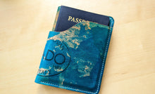 Load image into Gallery viewer, Rocado Turquoise Marbled Shell Travel Wallet #101

