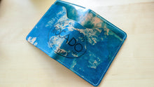 Load image into Gallery viewer, Rocado Turquoise Marbled Shell Travel Wallet #101
