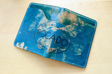 Load image into Gallery viewer, Rocado Turquoise Marbled Shell Travel Wallet #101
