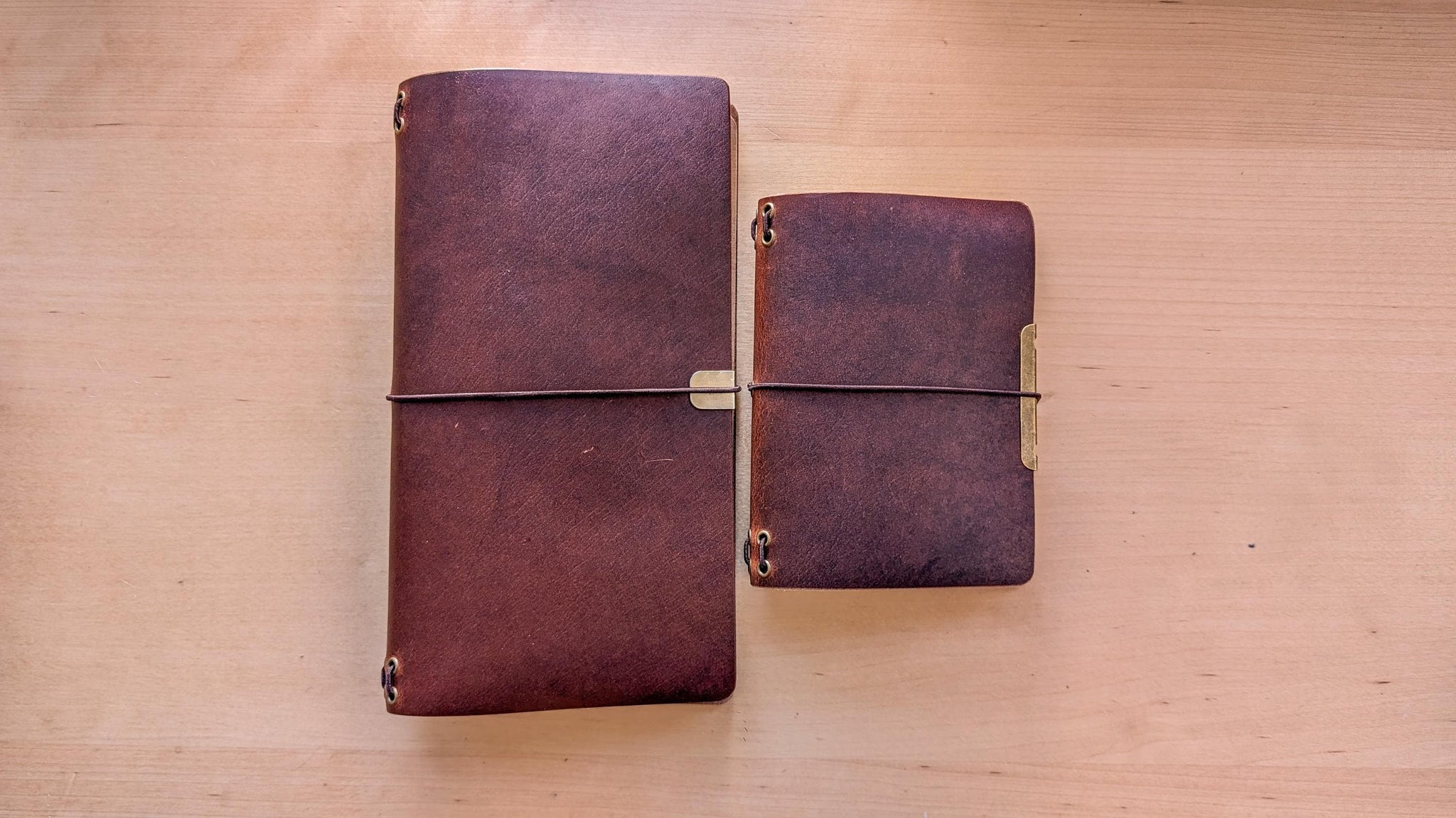 Dark Brown Horween Cypress Midori/Traveler's size and Passport